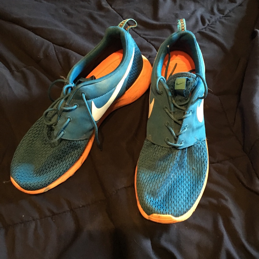 Mens Nike Roshe run Sneaker